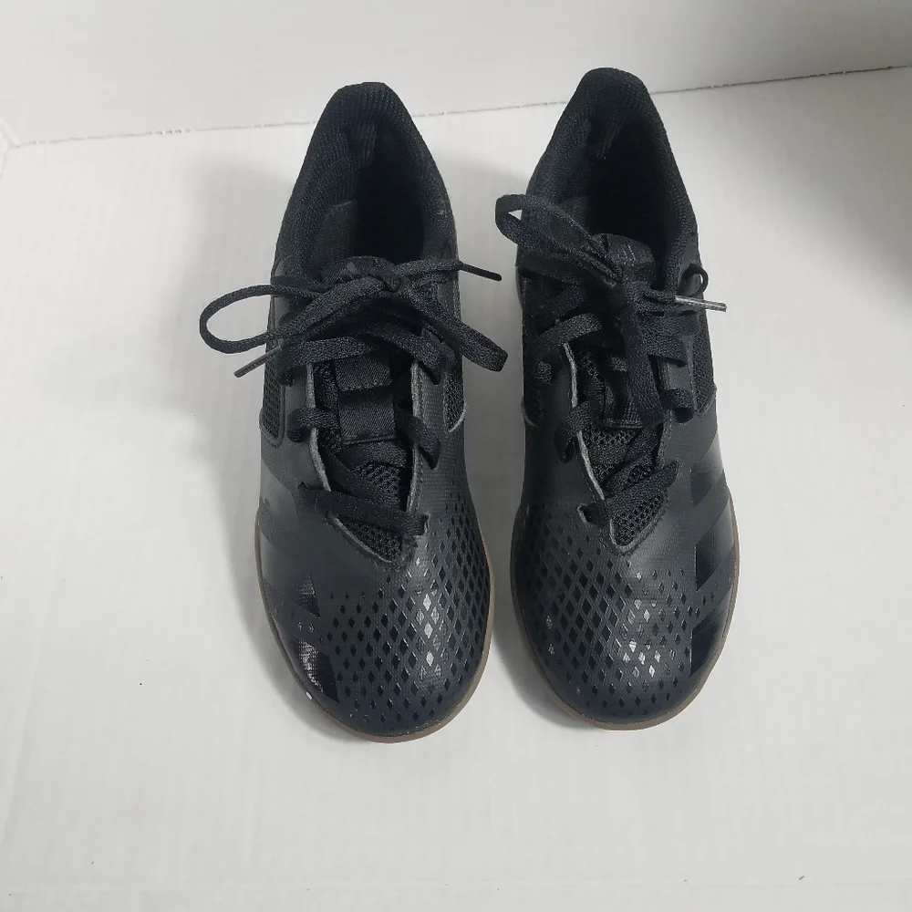 ADIDAS BOYS BLACK AND BROWN SNEAKERS SIZE 2